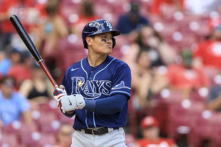 MLB／光芒張育成驚傳受傷！ 春訓賽中喊暫停退場