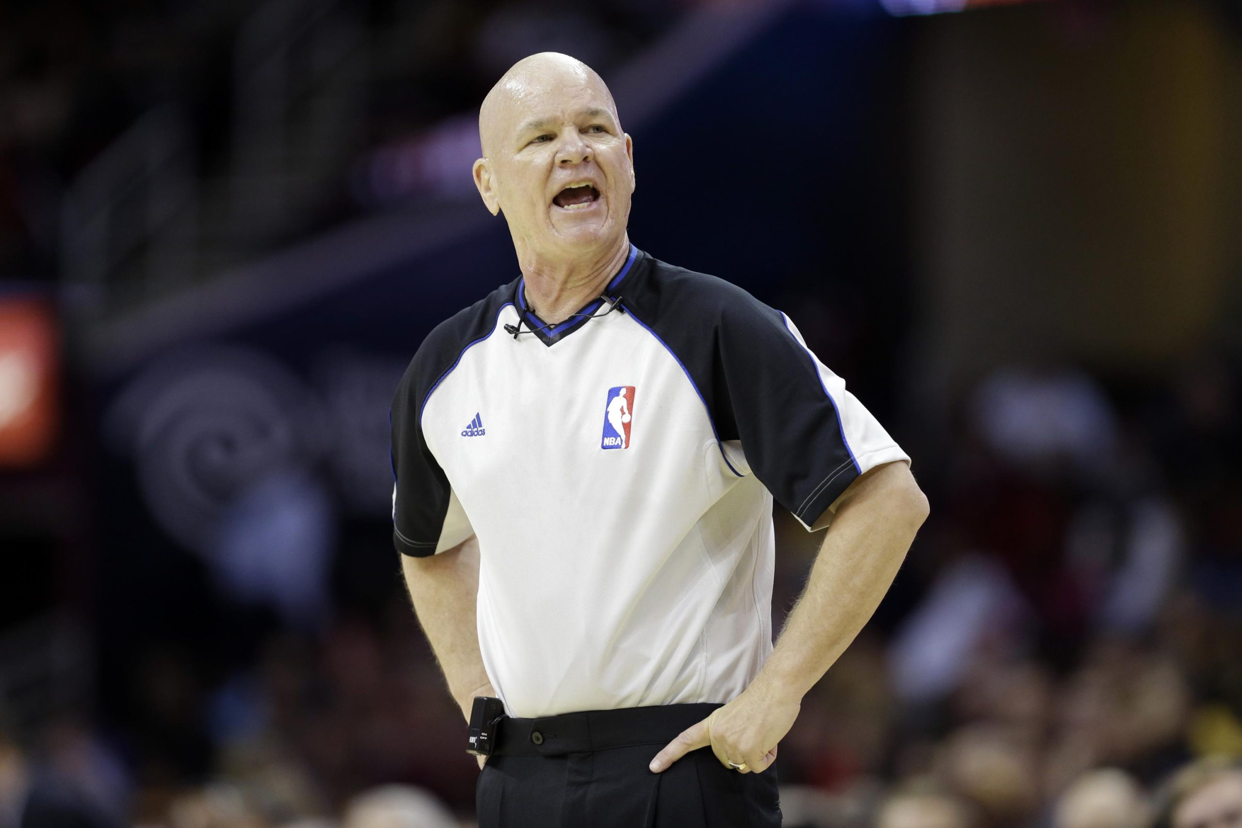 NBA/裁判跟球員有仇? 介紹7個球場上的「離譜吹判」!
