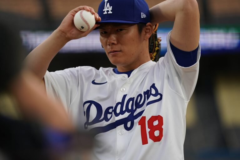 MLB／山本由伸投滿8局繳旅美代表作！大谷翔平笑「太好了」（圖／美聯社）