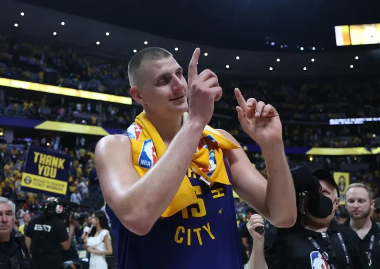 NBA／約基奇榮獲生涯第三座MVP！ 賈霸後第1人達成