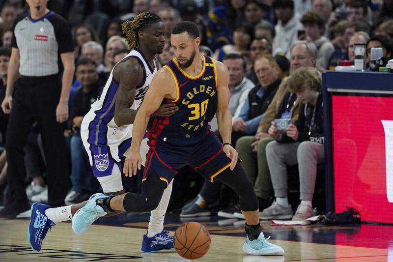 NBA/再寫新紀錄!柯瑞4000顆三分球達標 勇士多點開花擊敗國王奪六連勝