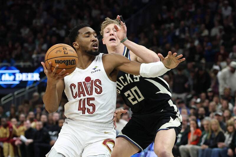 NBA/騎士擊敗公鹿獲史詩級14連勝!字母哥灌30分無力回天