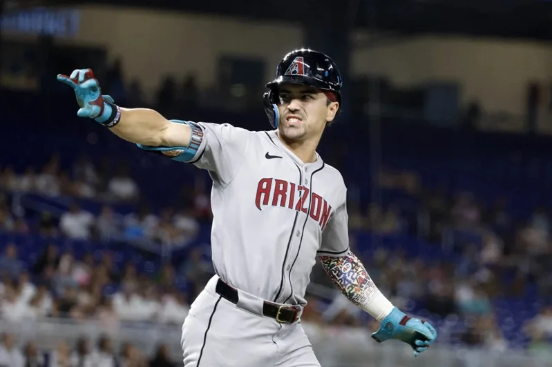MLB／ 台美混血卡洛爾滿貫砲炸裂！ 響尾蛇10比4大勝馬林魚