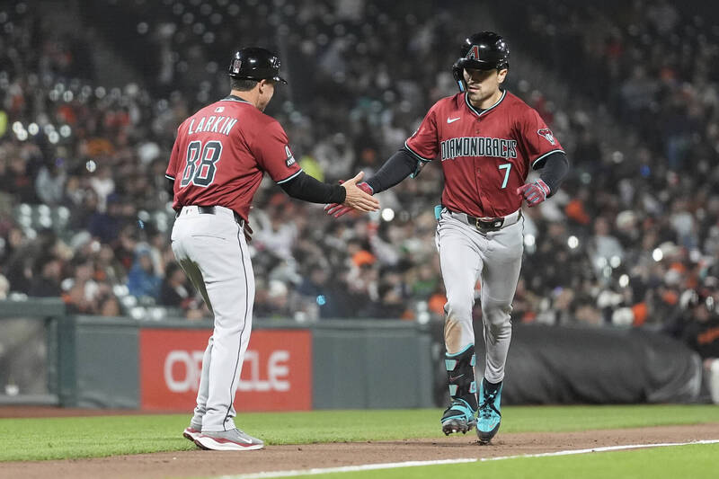 MLB／響尾蛇台美混血「卡仔」單場雙響炮　一棒登頂大聯盟