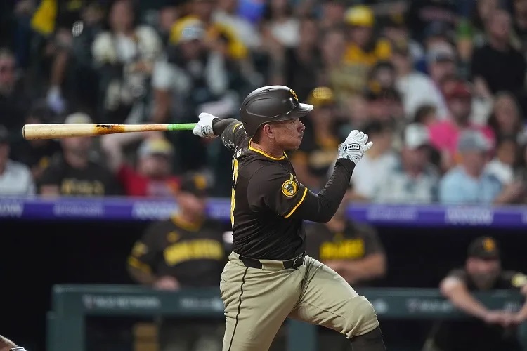 MLB/Fermin再見安打!教士險勝釀酒人 連兩年驚險挺進季後賽