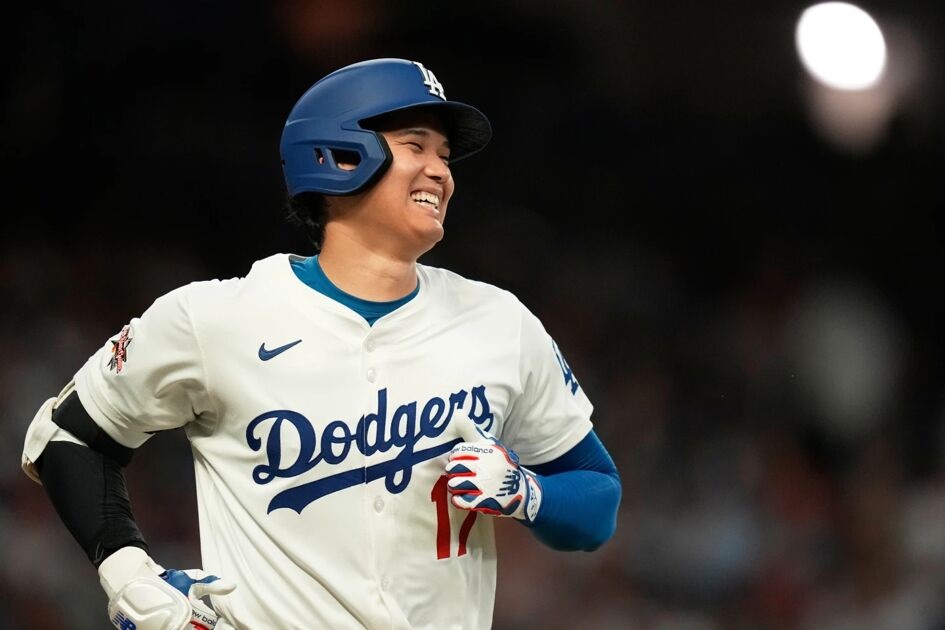 MLB/大谷翔平雙能齊發!102轟77盜締造大聯盟史詩紀錄