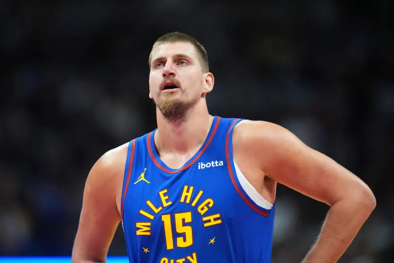 NBA／一傷動全局！約基奇膝蓋重摔 金塊季後賽前景蒙陰影