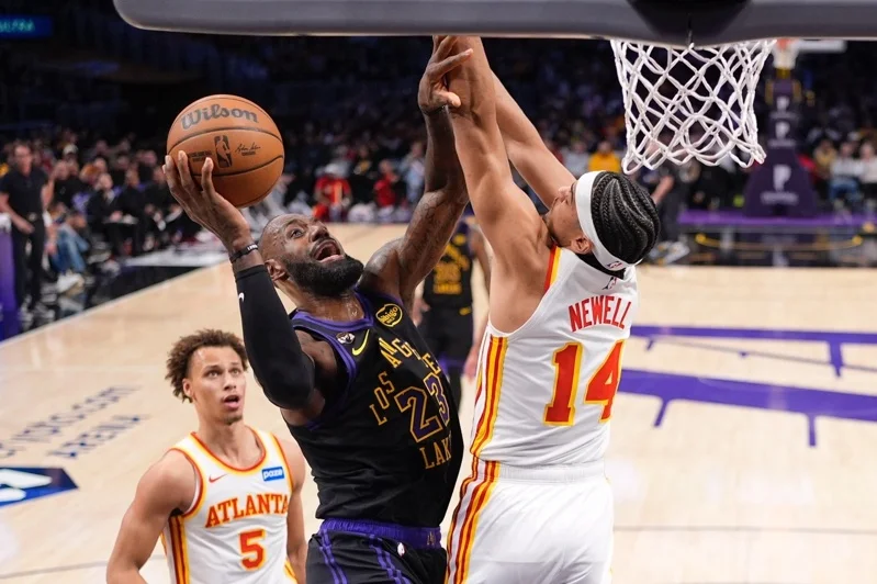 NBA/41歲詹姆斯準大三元領軍!湖人火力全開痛宰老鷹終止連敗